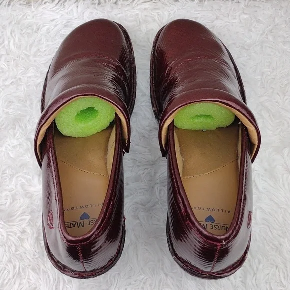Nurse Mates Pillow Top Halle Burgundy Snakeskin Leather Round Toe Clog Shoes - Picture 6 of 16